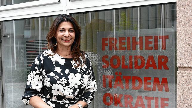 Die Bundestagsabgeordnete Derya Türk-Nachbaur (SPD) vor ihrem Wahlkreisbüro in der Villinger Innenstadt. Künftig wird sie mehr Einfluss ...