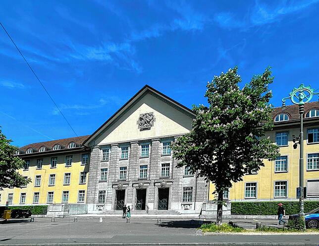 Das Bezirksgericht Zürich, das seit dem Jahr 1831 so heißt. Es ist eines der größten Gerichte der Schweiz mit Hunderten Mitarbeitern.