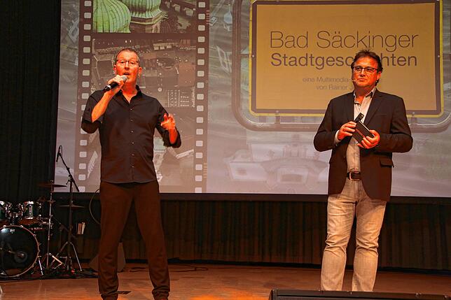 Musiker Oliver Fabro (links) als musikalischer Direktor und Filmemacher Rainer Jörger, stellten gemeinsam ein beeindruckendes Finale der ...