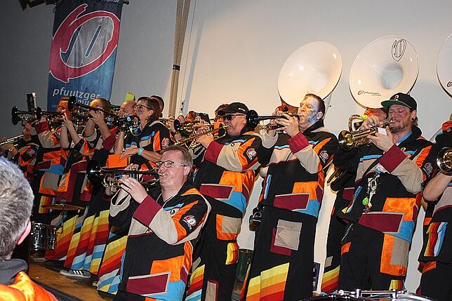 Bild 1: 14. WARM UP PARTY der Guggenmusik "Die Taktlosen" in  Sunthausen