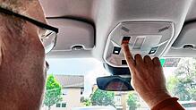 In neuen Automodellen Pflicht: Die eCall-Funktion. Damit ausgestattete Autos können bei Unfällen automatisch einen Notruf absetzen. Mit ...