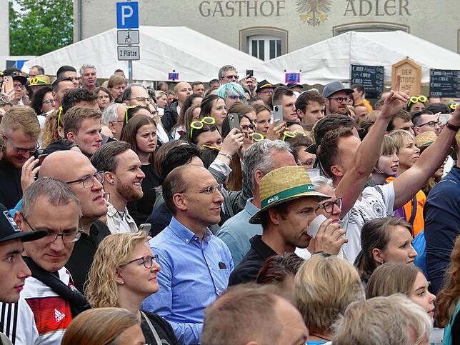 Bild 5: Bilder vom Konzert mit Vanessa Mai beim Markdorf Open Air (Teil 2)