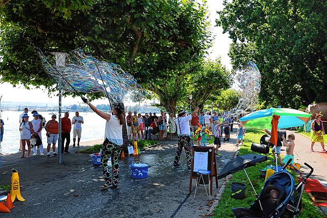 Bild 12: Konstanzer Seenachtfest: Jetzt geht‘s los! Die ersten Besucher sind da