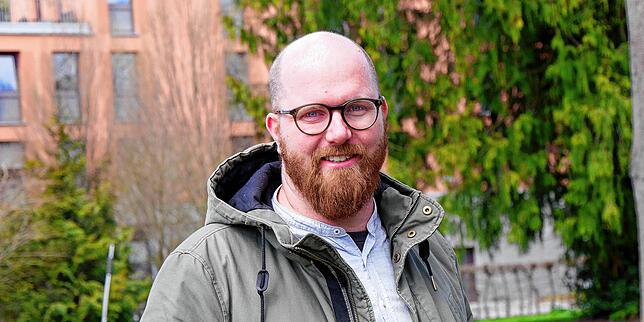 Lukas Esper, Stadtplaner, führt die Ergebnisse der unterschiedlichen Arbeitsgruppen zusammen.