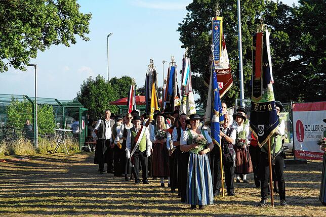 Bild 15: Bilder vom Sternmarsch und Fahneneinmarsch zum 175-jährigen Bestehen der Musikkapelle Ailingen