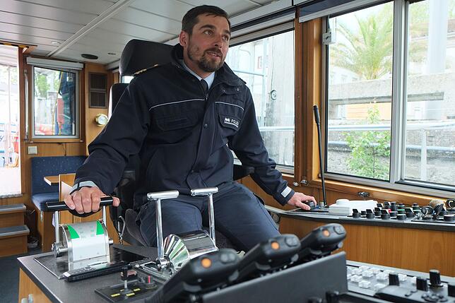 Manuel Wilkendorf (SPD) arbeitet bei der Wasserschutzpolizei am Mantelhafen. Aufgewachsen in Überlingen, verbrachte er einige Jahre in ...