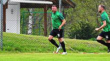 Gleich vier mal durfte Kevin Kitiratschky ein eigenes Tor bejubeln und am Ende auch einen 7:0-Sieg seiner Mannschaft.