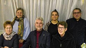 Blicken hoffnungsvoll in die Zukunft: die Vorstandsmitglieder der Awo- Ortsgruppe mit Vorsitzendem Michael Thater (Mitte). Bilder: M. Bader