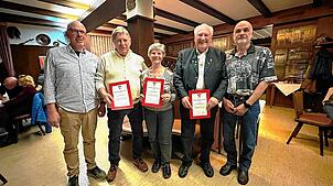 Im Bild Helmut Moosmann, Edgar Hilser, Monika und Wolfgang Köser, Bernd Scheer. Foto: Connie Staiger