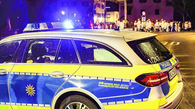 Die Polizei war am Hemdglonker in Radolfzell am Mittwochabend mit mehreren Einsatzkräften präsent.