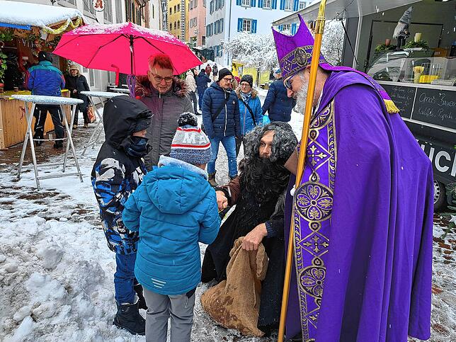 Bild 10: Lichterglanz und Mandelduft: So schön war der Engener Weihnachtsmarkt