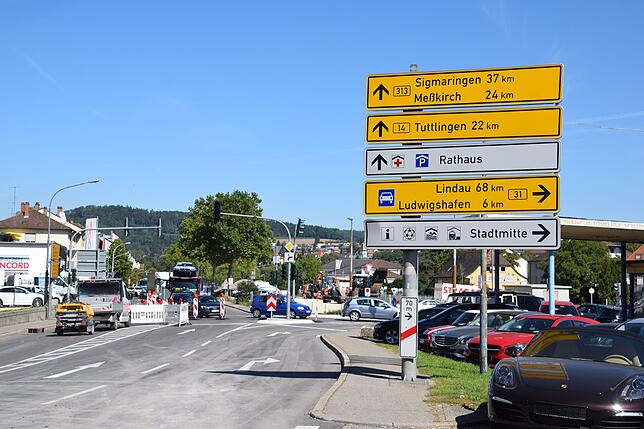 Am Schiesser-Knoten hinter der Sperrung.