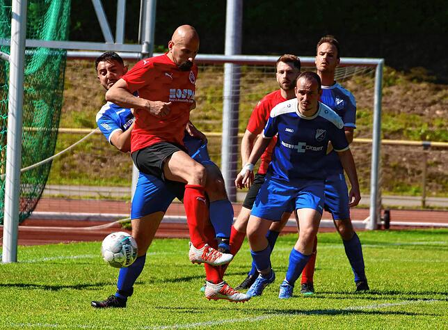 Bild 16: FC 08 Bad Säckingen zieht mit 11:0 gegen SV Albbruck in die Relegation ein &ndash; und wir haben Bilder!