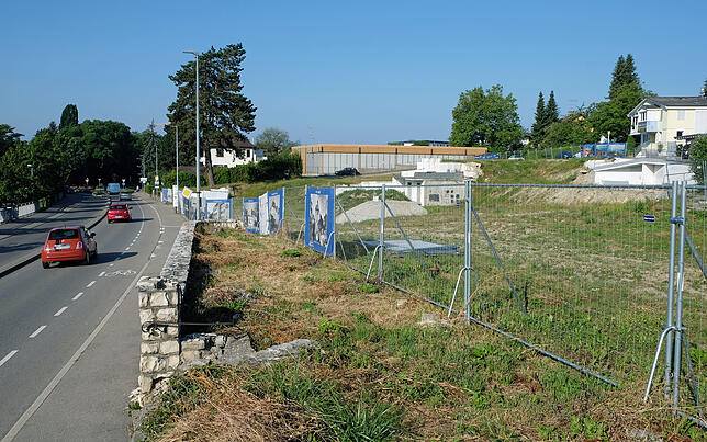 Hier an der Lippertsreuter Straße will die Volksbank ihre neue Hauptstelle bauen. Noch geht es erst um das städtebauliche Konzept und ...