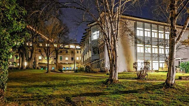 Düstere Stimmung am Krankenhaus Radolfzell: Gehen hier bald die Lichter aus? Nun gab es ein Gespräch mit Verantwortlichen.