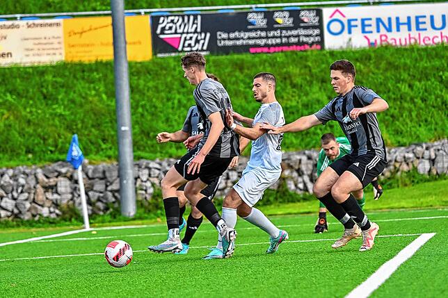 Bild 34: TuS Stetten gewinnt 6:2 gegen den FC Hochrhein – und wir haben Bilder!