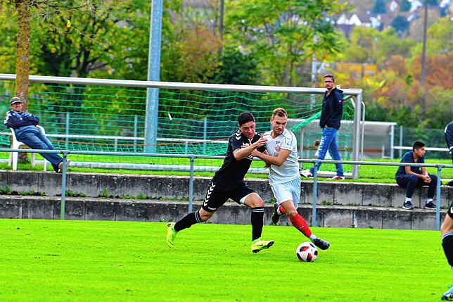 Bild 5: VfB Waldshut siegt mit 3:0 beim FV Lörrach-Brombach II &ndash; und wir haben Bilder!