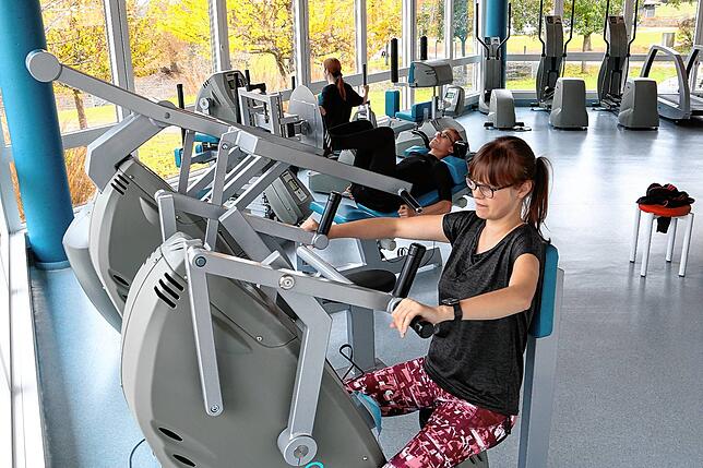 Beim Krafttraining in der Nachsorgeklinik in Tannheim ist die exakte Einstellung der Trainingsgeräte besonders wichtig. Mit den bislang ...