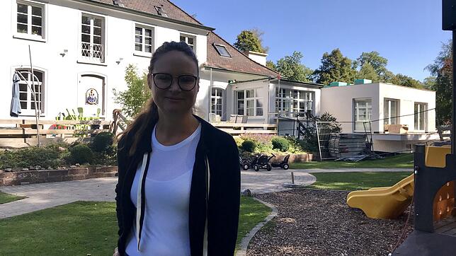 Marisa Faißt-Neininger im Garten der Kikripp. Was 2011 als Tagespflege mit fünf Kindern begann, ist heute eine große Kita mit bald sechs ...