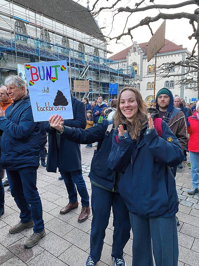 Bild 12: &bdquo;Deutschland ist bunt&ldquo;: Bilder von der Demonstration gegen rechts in Radolfzell