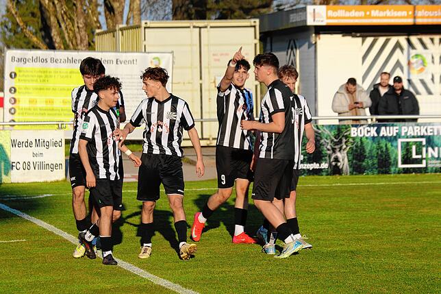 Bild 6: Die U17 des SC Freiburg zu Gast im Friedengrund: Das sind unsere Bilder!