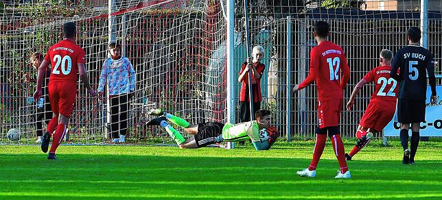 Bild 4: SV Buch siegt mit 2:0 beim enttäuschend auftretenden SV Jestetten &ndash; und wir haben die Bilder!
