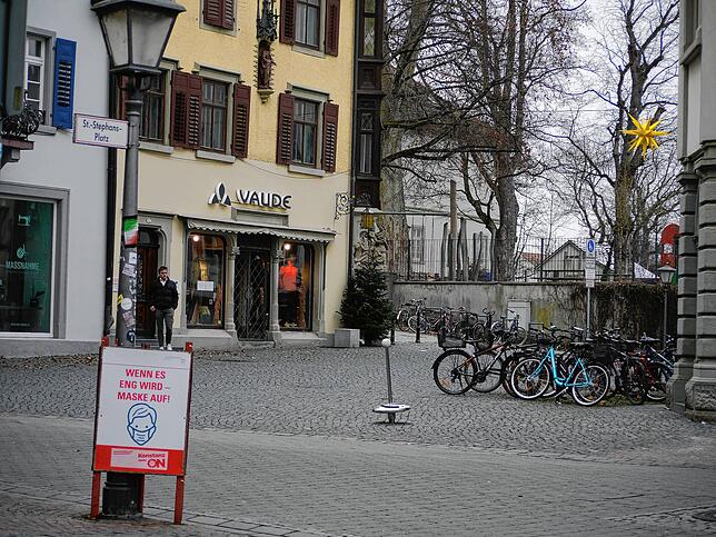 Bild 5: Ein bisschen Hoffnung unter Händlern: Seit Montag darf in Konstanz wieder bestellte Ware via &bdquo;Click and Collect&ldquo; angeboten werden &ndash; doch das löst nur einen Teil der Probleme