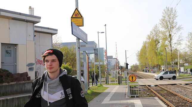 Luca Sing fährt jeden Tag die Arbeitsstrecke zwischen Petershausen und Wollmatingen, wobei die Züge häufig überfüllt seien.
