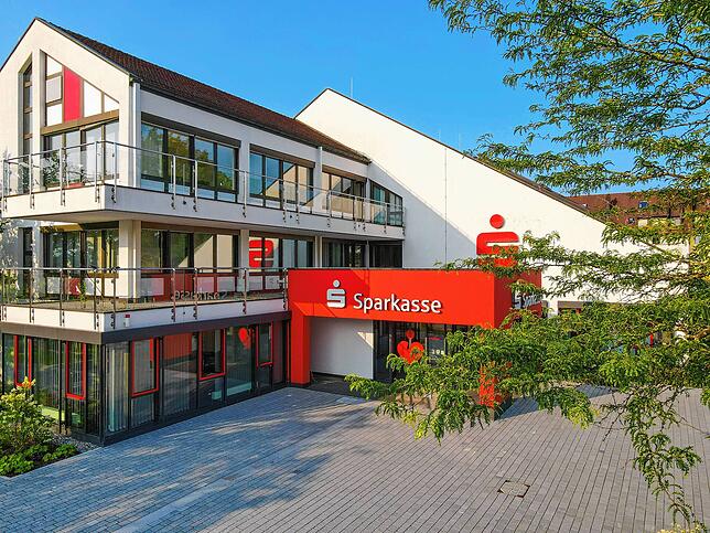 Die Zentrale der Sparkasse in der Schlossseeallee.