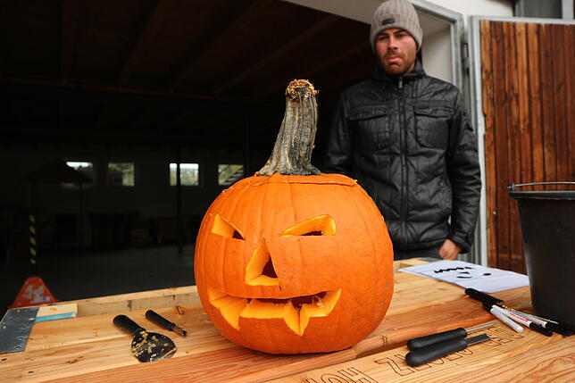 Bild 9: Noch kein Kürbisgesicht für Halloween? Bruno Stotz zeigt, wie einfach es geht und was dabei zu beachten ist