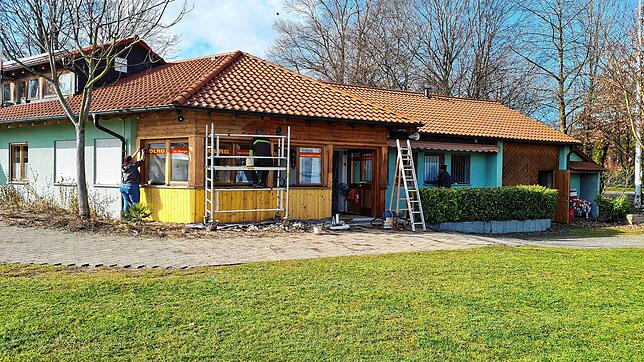 Die Wachstation im Strandbad Horn im Umbau.