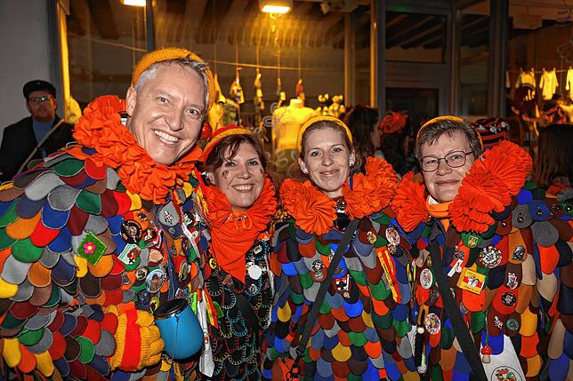 Bild 29: Konstanzer Straßenfasnacht 2025: Weiter geht‘s – auch am Fasnachtssamstag sind die Narren los