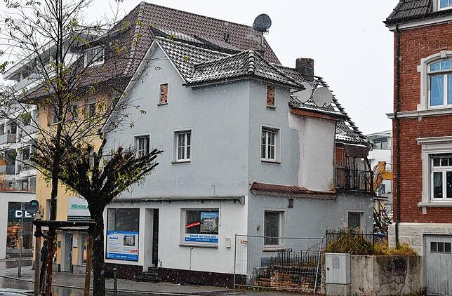 Vor der Fortsetzung der Bauarbeiten in der Markdorfer Hauptstraße gilt es noch einige rechtliche Fragen zu klären. Es geht dabei um die ...
