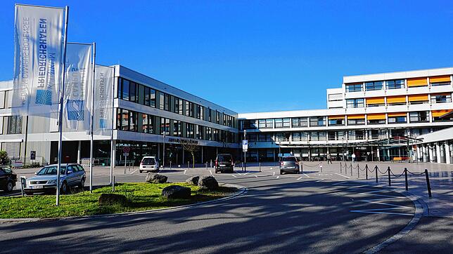 Das Klinikum Friedrichshafen: Besuche sind hier vorerst nur noch in wenigen Ausnahmefällen möglich.