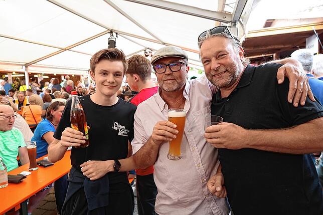 Bild 2: Endlich wieder Dettinger Dorffest! Hier gibt‘s die Bilder