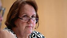 Theresa Schopper, Kultusministerin von Baden-Württemberg, hat bekanntgegeben, wie die unbesetzten Lehrerstellen verteilt werden sollen.