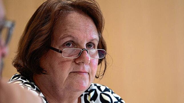 Theresa Schopper, Kultusministerin von Baden-Württemberg, hat bekanntgegeben, wie die unbesetzten Lehrerstellen verteilt werden sollen.