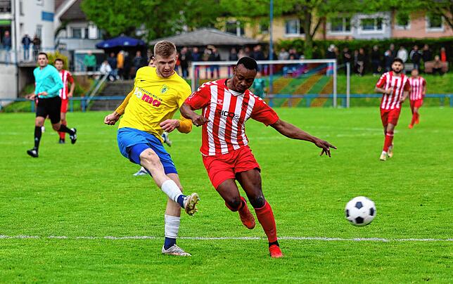 Bild 19: Unsere Bildergalerie vom Verbandsliga-Derby zwischen dem SC Konstanz-Wollmatingen und dem FC Singen