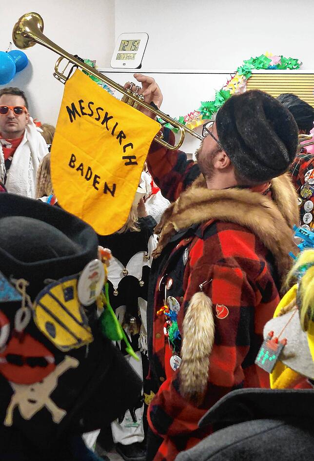 Bild 8: "Komm lass uns fröhlich sein" - Rosenmontag in Meßkirch 2025