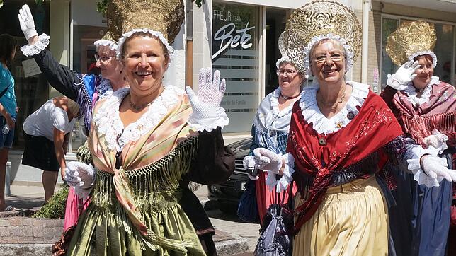 Der Festumzug des Schwyzertags zog zahlreiche Besucher ins Städtle.