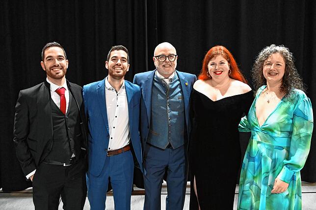 Familie Stolz beim Abschied von Rainer Stolz als Bürgermeister von Stockach (von links): Christoph, Philipp, Rainer, Lena und Maren.