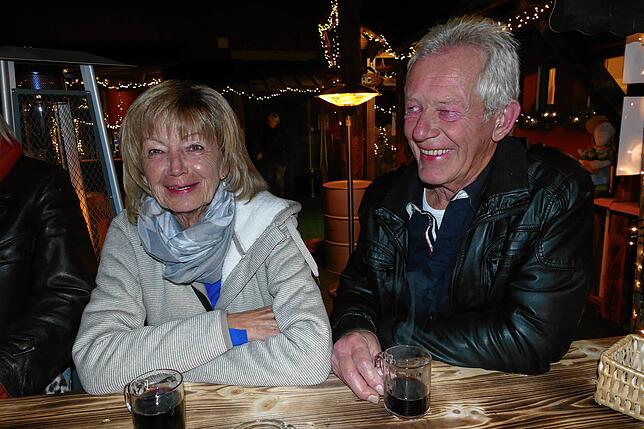 Bild 18: Gäste feiern Après-Ski-Party im Gasthaus „Löwen“ zur Musik von DJ Aleks. Hüttengaudi ist ein Hit.