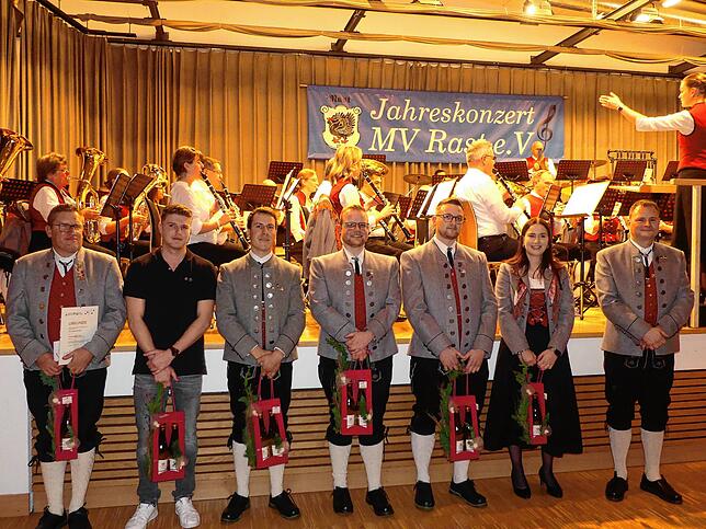 Die Geehrten (von links) Michael Renz, Markus Matheis, Jonas Häuptle, Philipp Bischof, Christioph Beck und Emilia Halder.