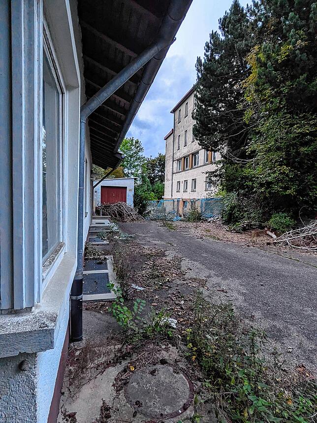 Die Planungen sehen vor, auf dem über 4000 Quadratmeter großen Grundstück ein Seniorenheim mit 77 Zimmern zu errichten.
