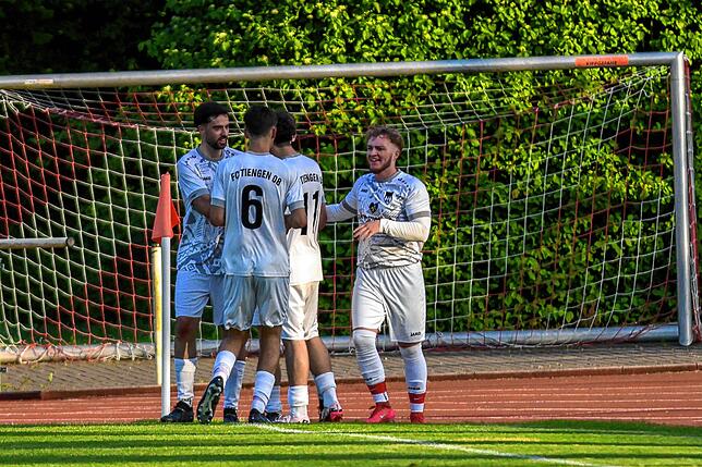 Bild 22: FC 08 Bad Säckingen unterliegt beim FC Tiengen 08 II mit 2:3 – und wir haben Fotos!