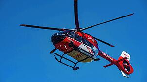Ein Rettungshubschrauber im Einsatz. (Symbolbild) Gleich zwei Helikoptereinsätze gab&lsquo;s am Donnerstag im Kreis Waldshut.
