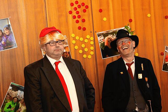 Oberwälder Franz Michler (rechts) hatte 2019 sichtlich Spaß an Bürgermeister Alexander-Donald Trump-Guhl. Trump-Guhl allerdings weniger.