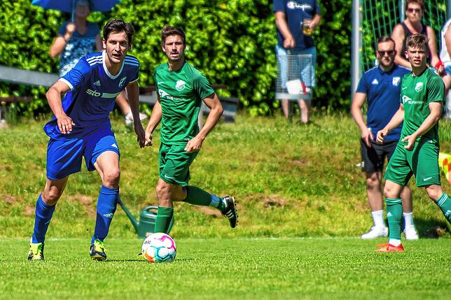 Bild 34: FC Weizen rettet sich durch das 2:1 beim SV Rheintal vor dem Direktabstieg &ndash; und wir haben Bilder!