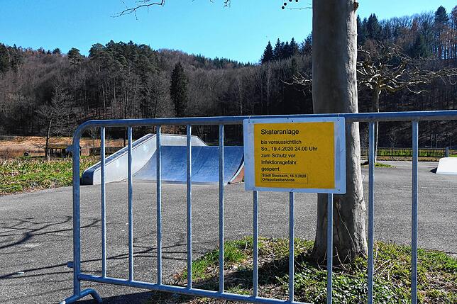 Das gleiche Schild hängt am Skateplatz im Osterholz.