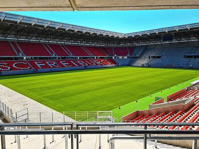 Im März 2021 sah die Spielstätte des SC Freiburg schon bespielbar aus.